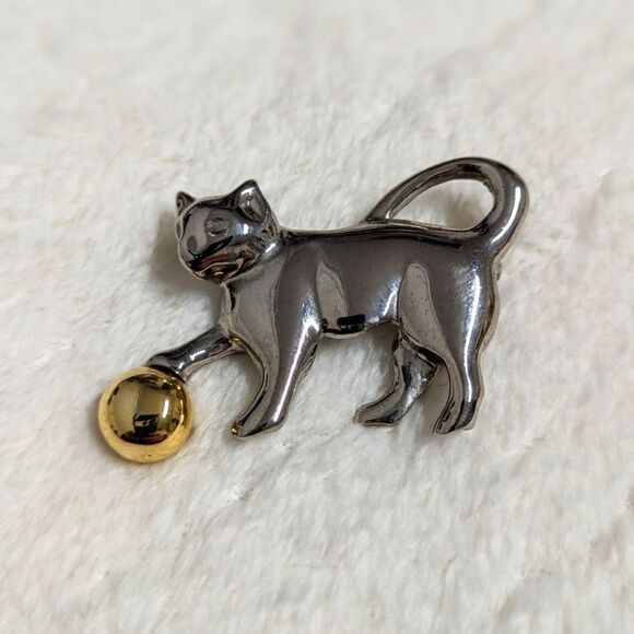 Vintage 1990's Silvertone Kitty Cat Brooche - Picture 5 of 9
